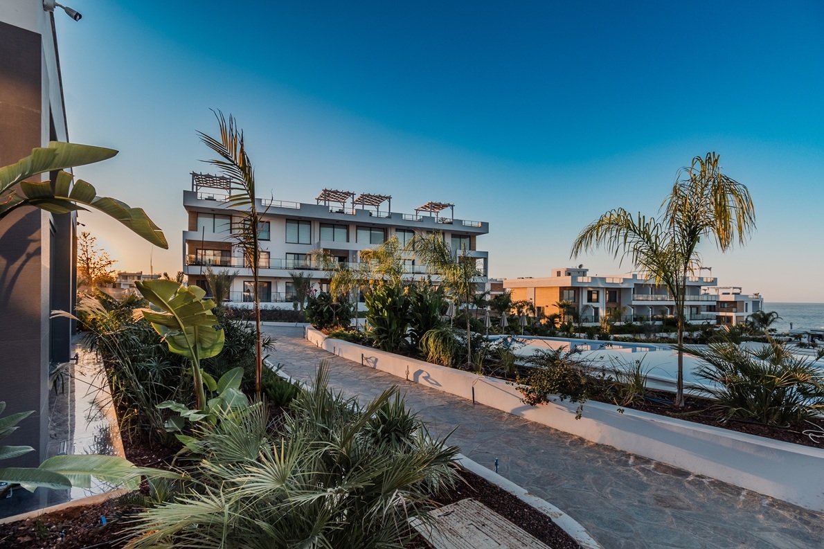 Caesar Cliff – promenada i części wspólne, zielone strefy