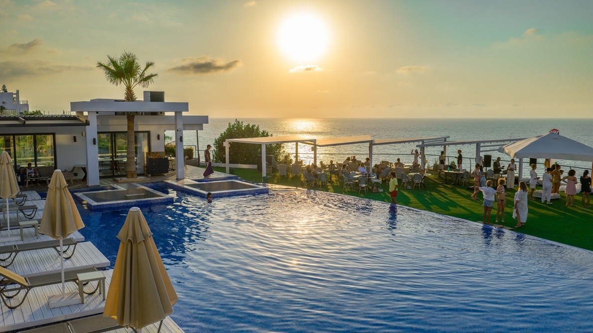 Cypr Północny – baseny i infrastruktura resortowa Caesar Projects (zdjęcie z drona)