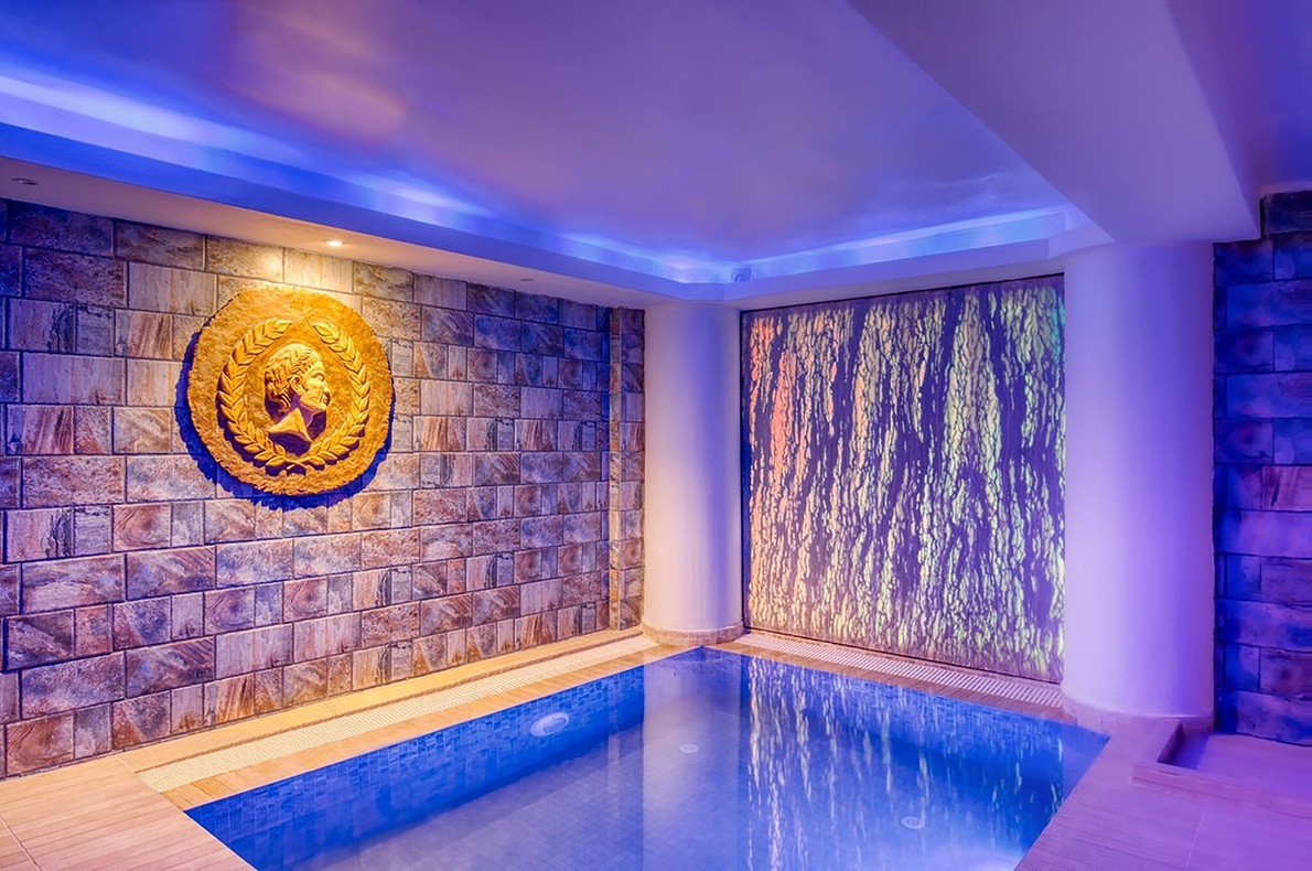 Caesar Resort & Spa – basen i strefa relaksu